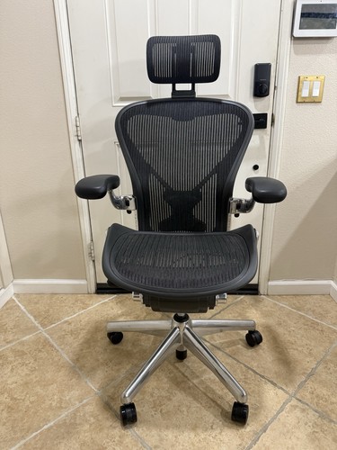 Herman miller aeron chair - herman, size