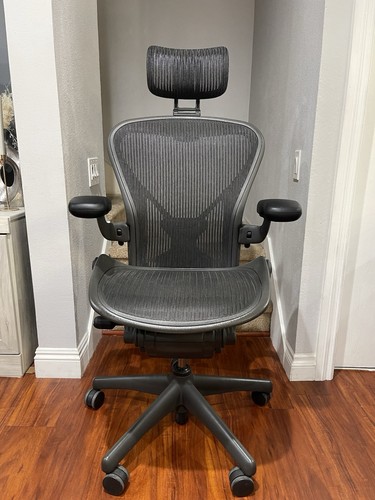 Herman miller aeron chair - herman, size