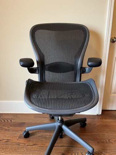 Herman miller aeron chair - miller,